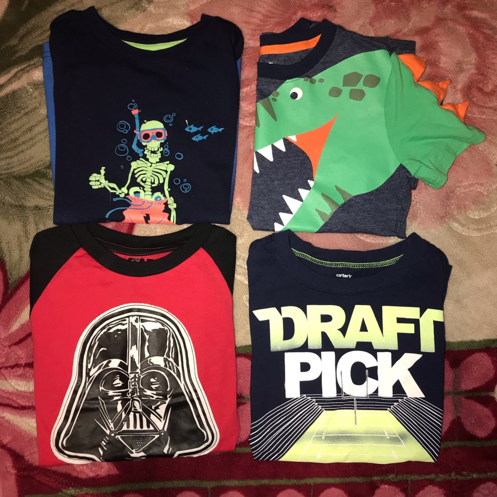 SOLD** T-shirt’s size 8